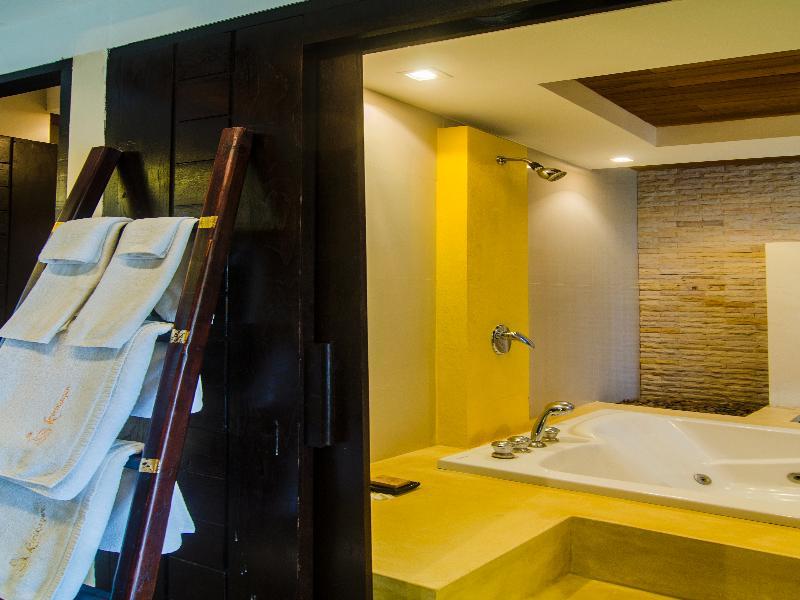 Kirikayan Residences Koh Samui छुट्टी का घर Mae Nam